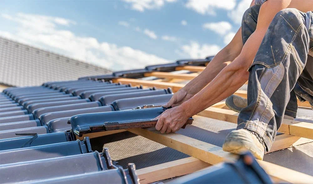 Top Qualities that Distinguish the Best Residential Roofing Companies from Average Contractors