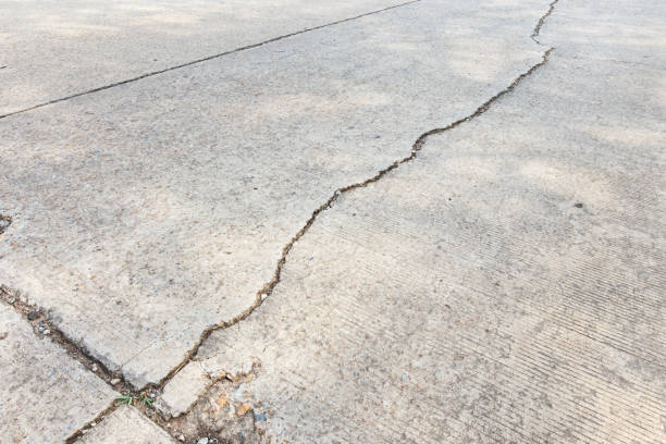 concrete cracked sidewalk