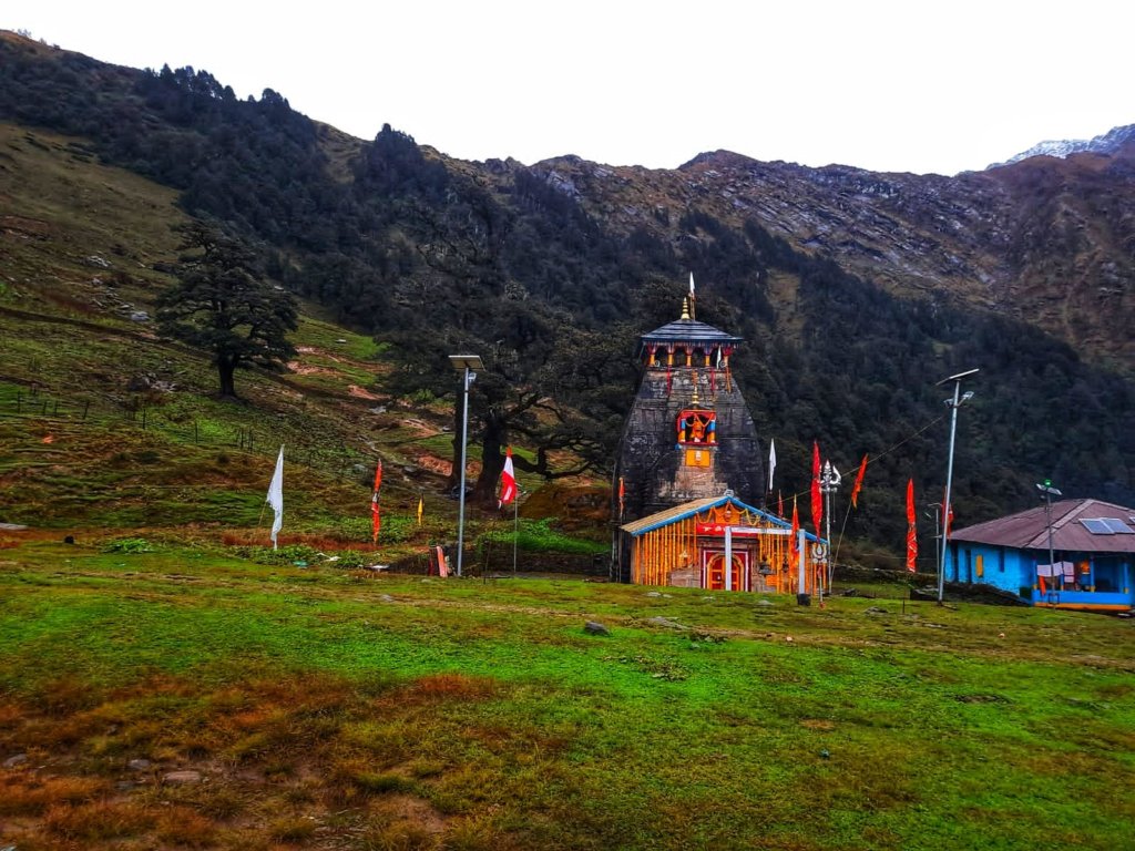 Madmaheshwar Temple – Sacred Abode of Lord Shiva in Himalayas.